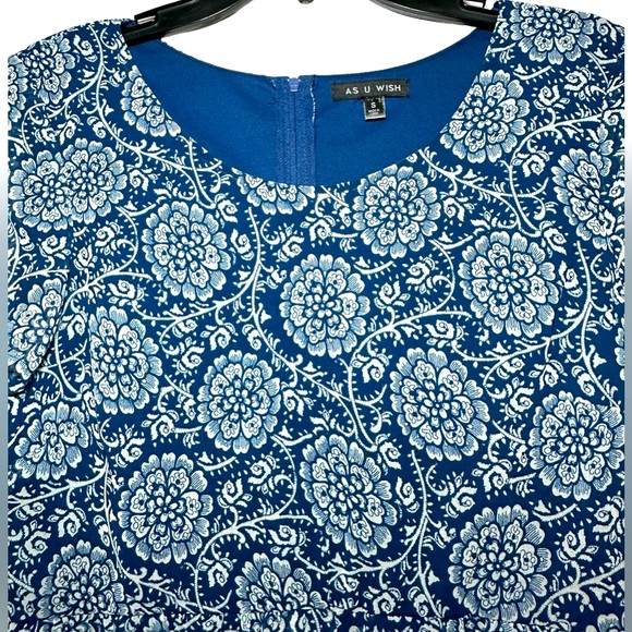 Women’s As U Wish Navy Blue And Cream‎ Floral Short Sleeve Dress Size S Lined - Picture 2 of 7